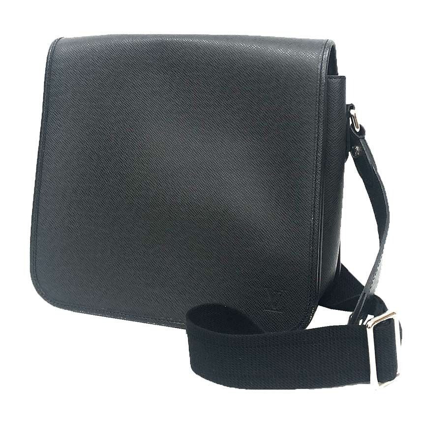 Louis Vuitton Taiga Andrey Shoulder Bag Leather Black