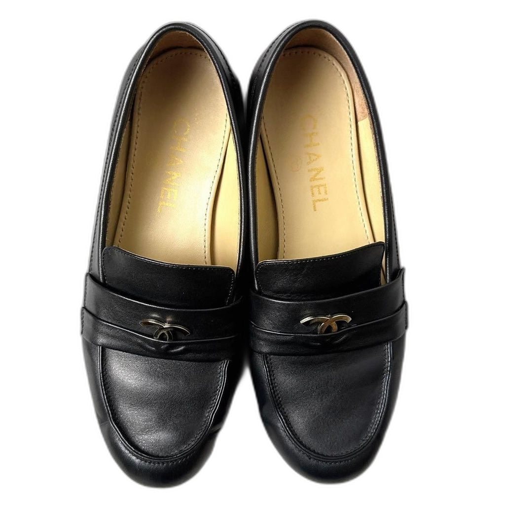 Chanel CC Logo Loafer 36 Black — view 2