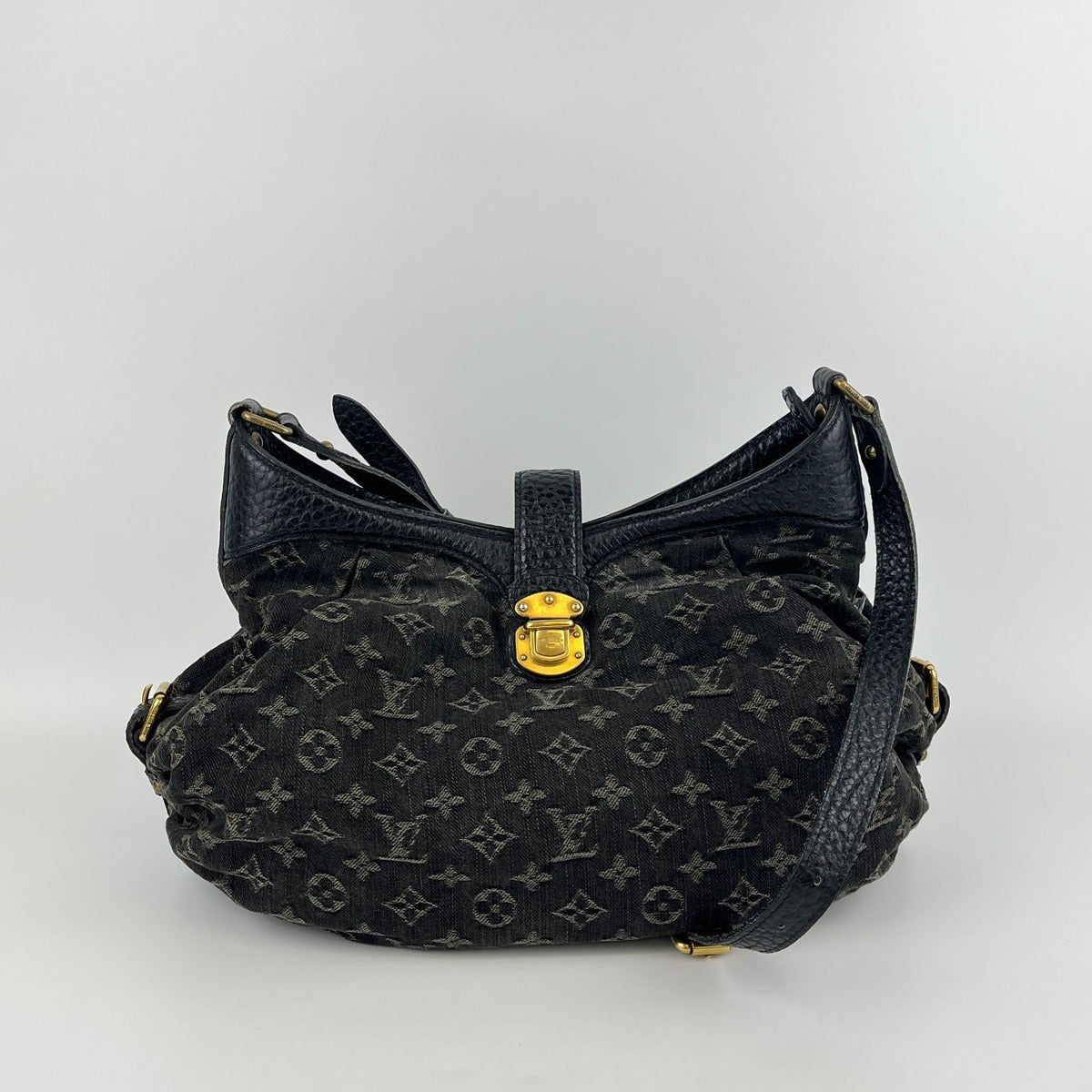 Louis Vuitton Monogram Slightly Shoulder Bag Denim Black Vintage — view 2