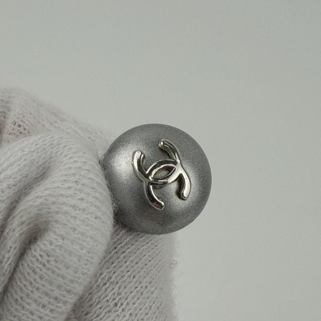 Chanel CC Logo Earrings Silver Vintage — view 6