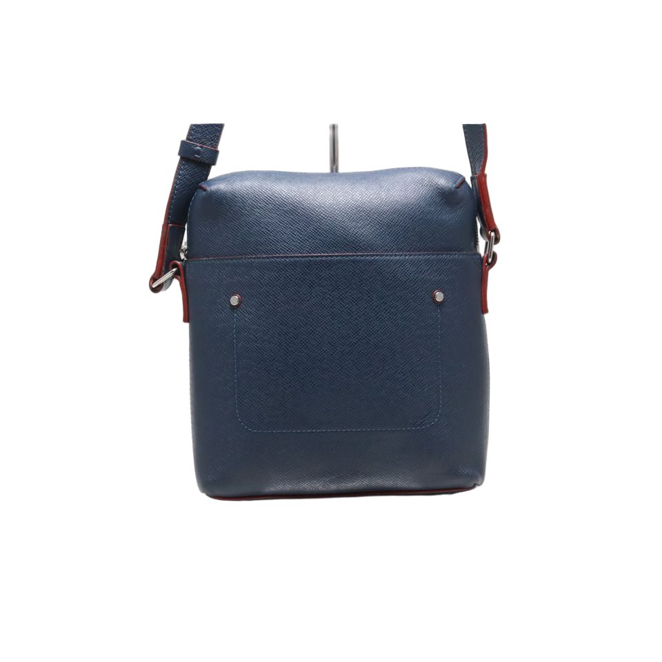 Louis Vuitton Taiga Pochette Grigori Leather Shoulder
