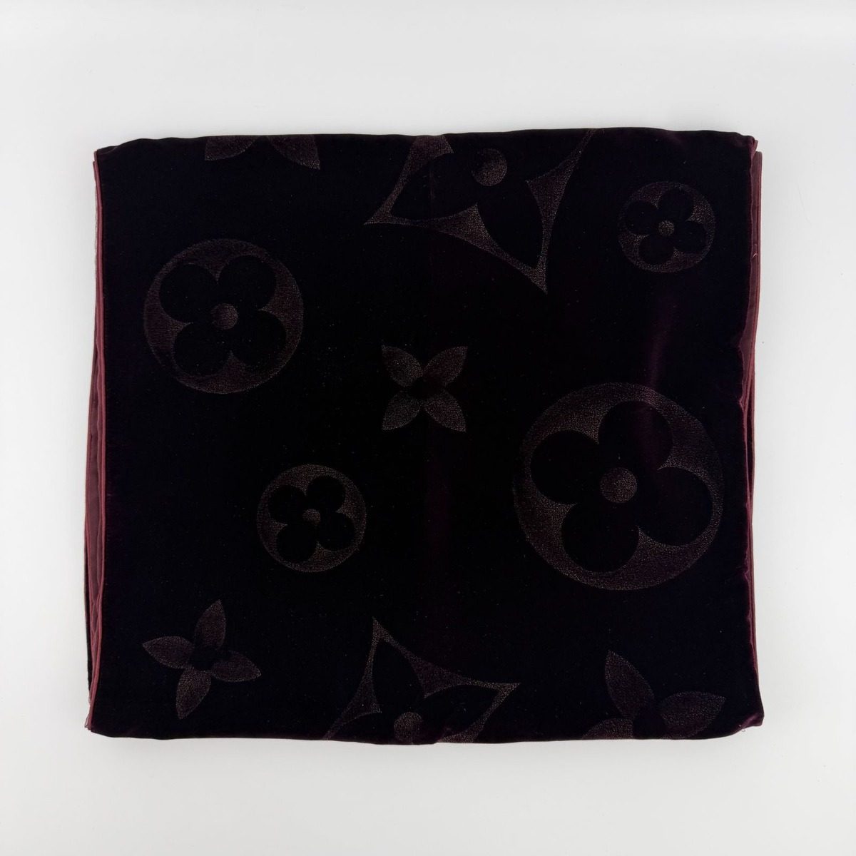 Louis Vuitton Echarpe Velvet Shawl Rayon Silk Gold Vintage Scarf — view 4
