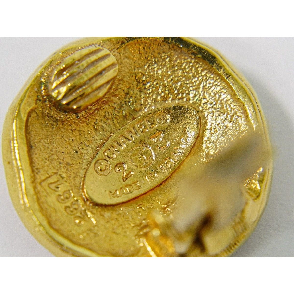 Chanel Logo Lion Motif Earrings Gold Plated — view 8