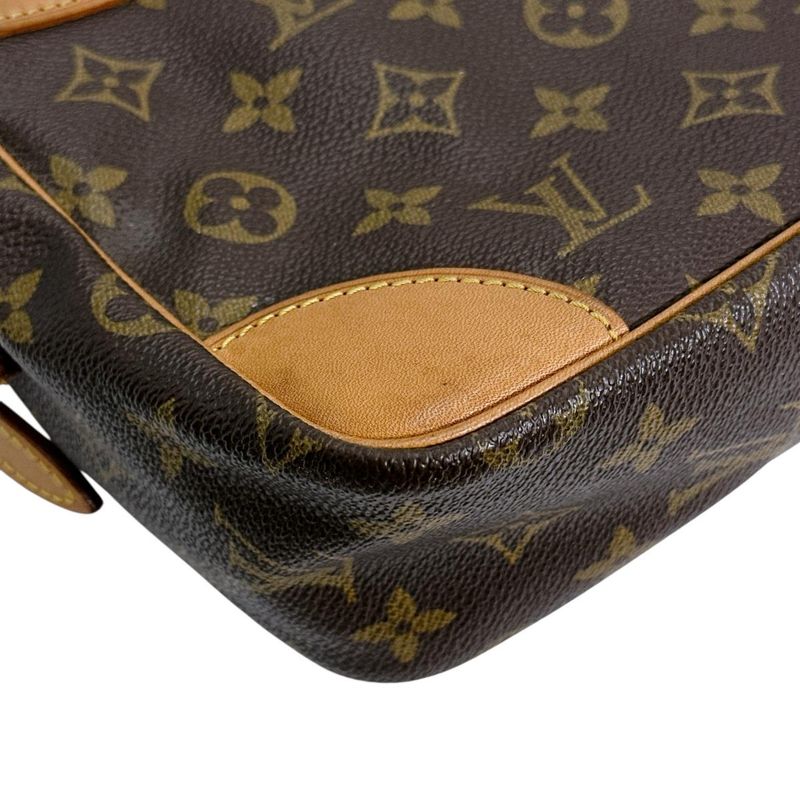 Louis Vuitton Monogram Trocadero 27 Crossbody Bag — view 7