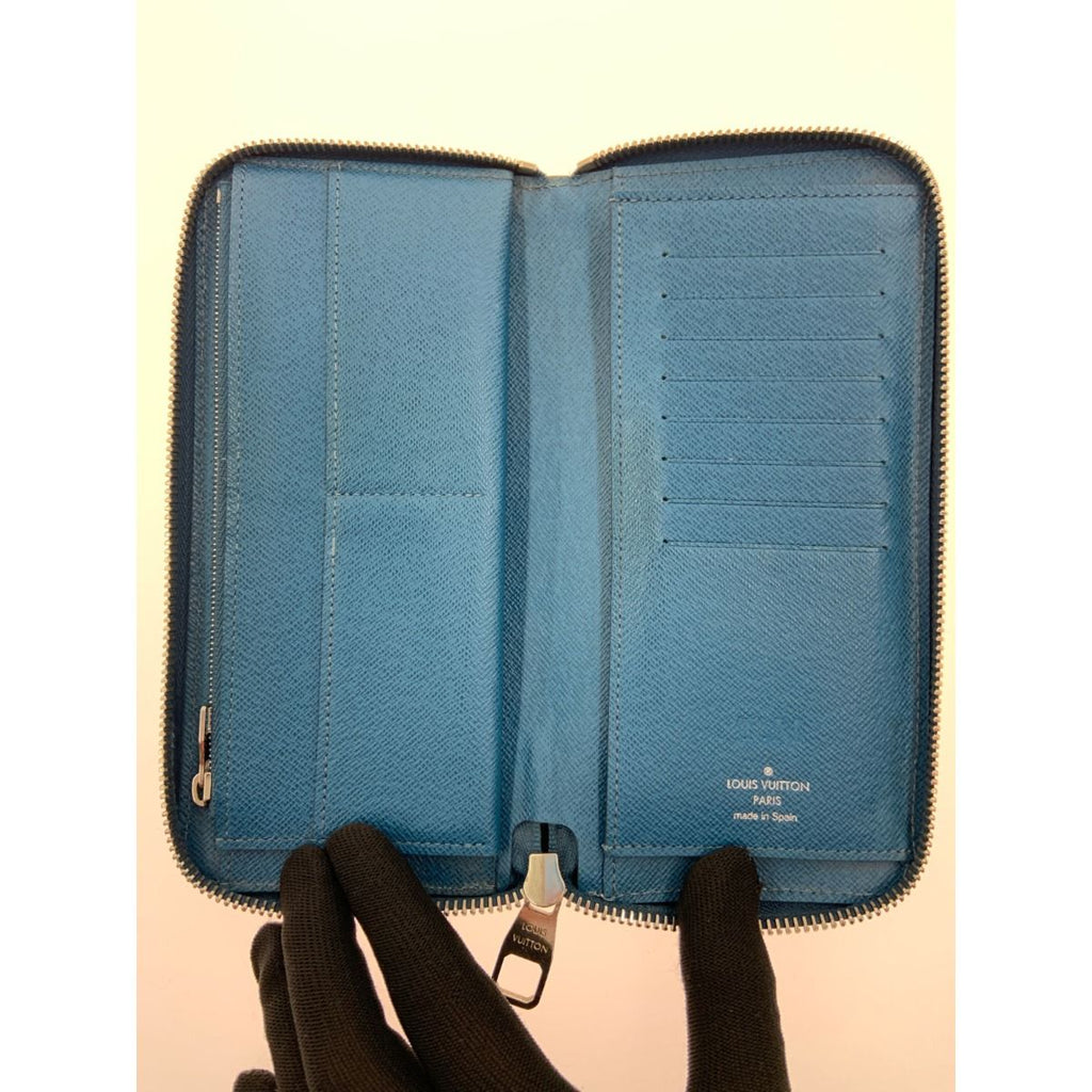 Louis Vuitton Zippy Wallet Taiga Vertical Round Long Blue — view 5