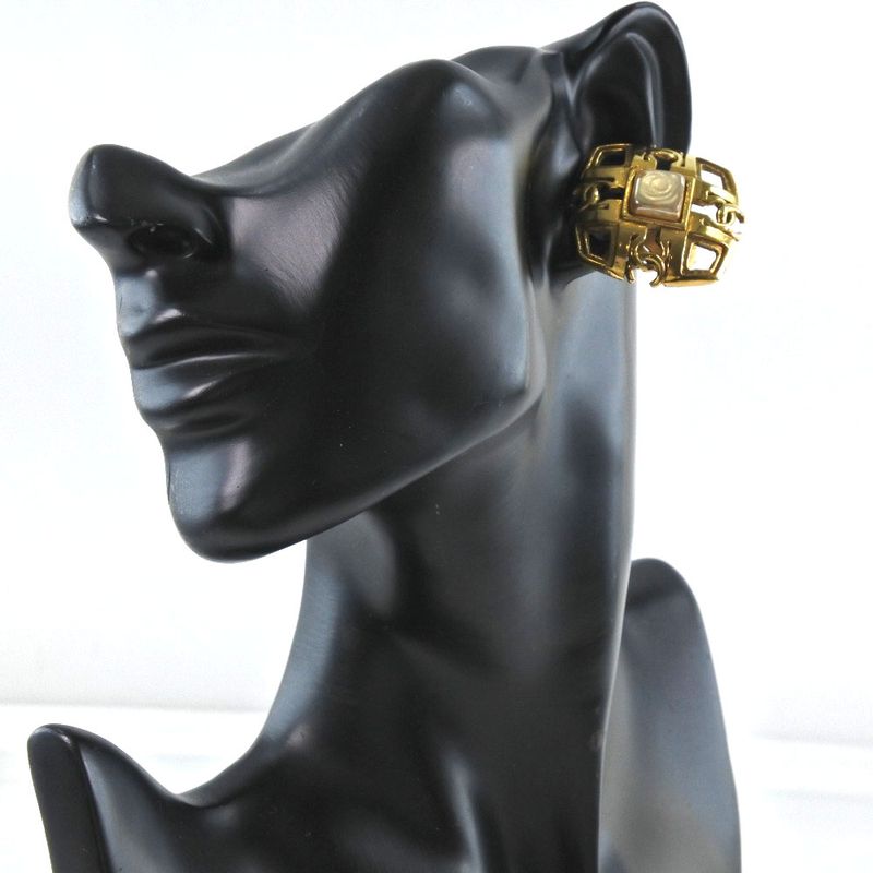 Chanel Coco Mark Vintage Gold Plated 23 g Earrings — view 8