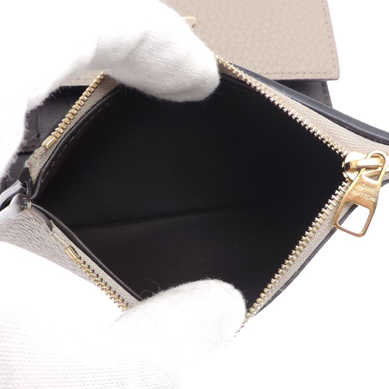 Louis Vuitton Bifold Wallet — view 7