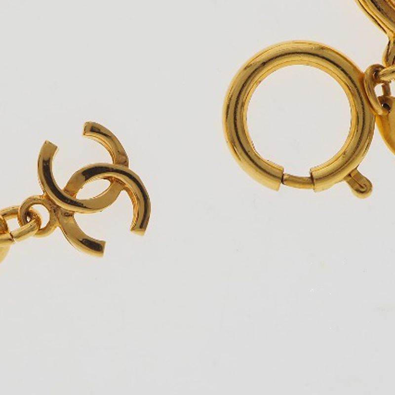 Chanel Coco Mark Quilted Vintage Gold Plated 71.2 g Bracelet — view 9