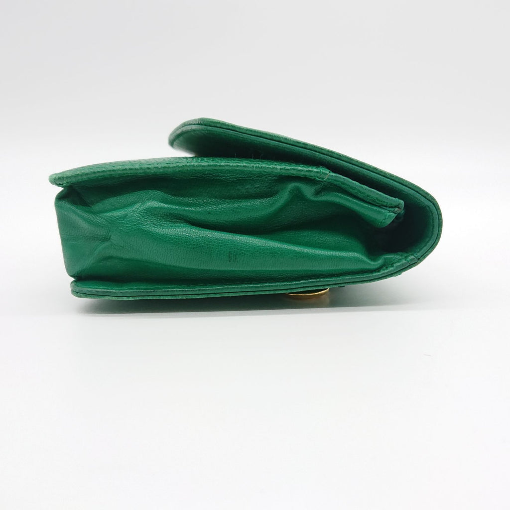 Chanel Pouch Caviar Leather Green CC Logo — view 3