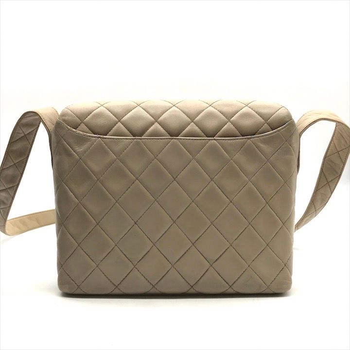 Chanel CC Logo Quilted Turnlock Lambskin Shoulder Bag Gray — view 3