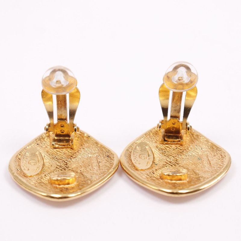 Chanel Rhombic Shape Quilted Vintage Gold Plated 15.2 g Earrings — view 5