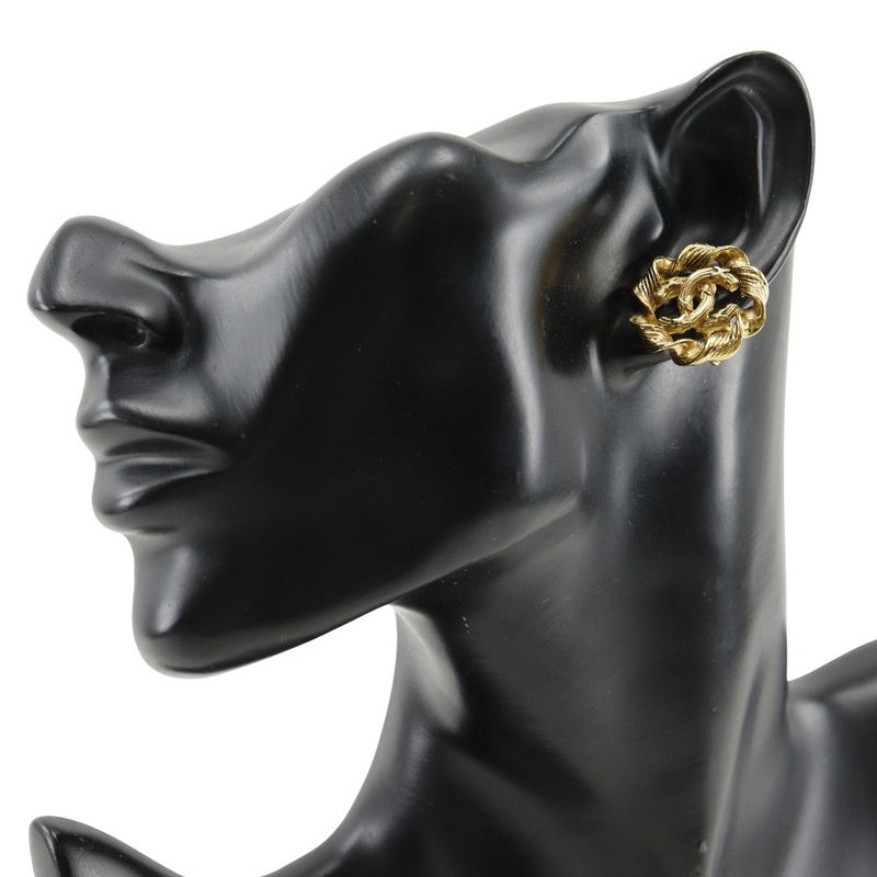 Chanel Round Coco Mark Vintage Gold Plated 2239 9.7 g Earrings — view 3
