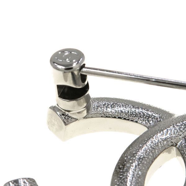 Chanel B23 B Brooch — view 5