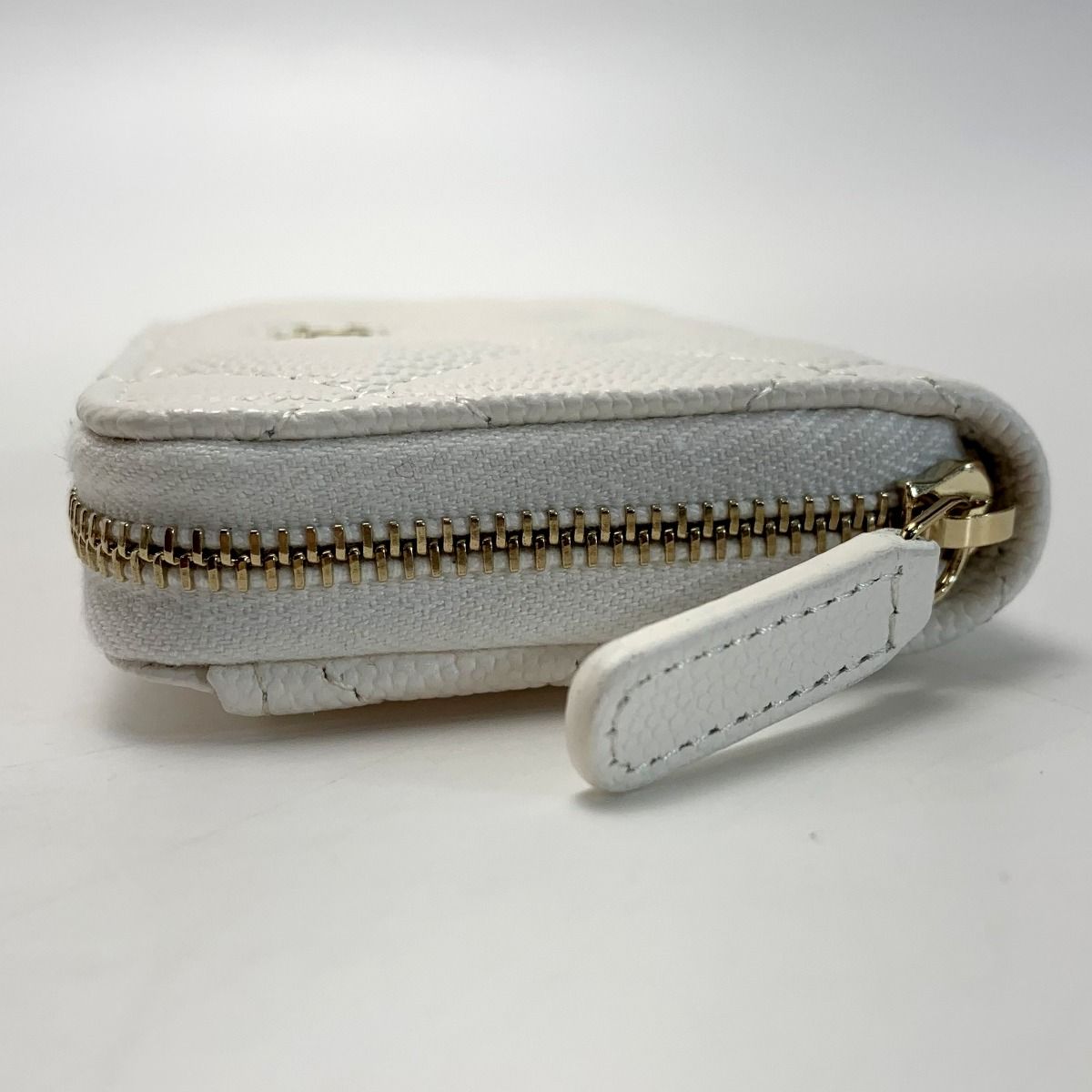 Chanel Coco Mark Caviar Leather Classic Zip Coin Purse Quilted Ap0216 White — view 3