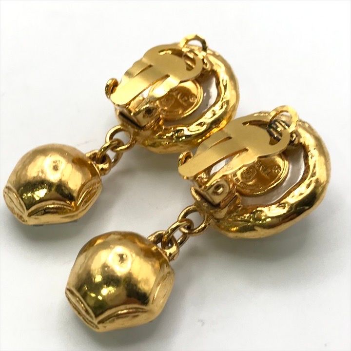 Chanel Visual Earrings Gold — view 2
