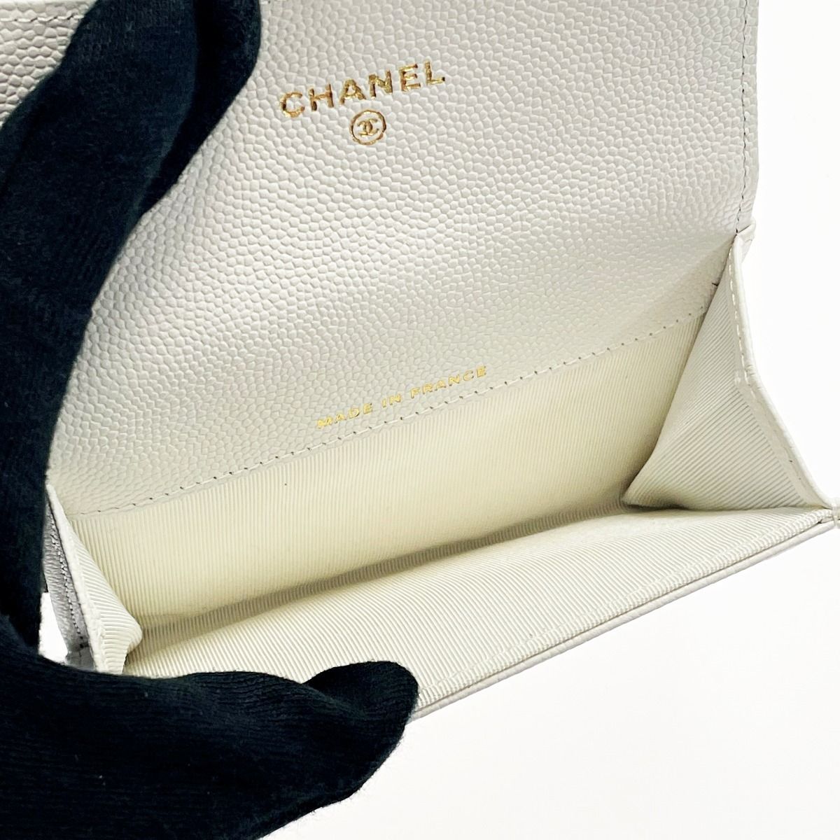 Chanel Quilted White Card Case Coco Mark Caviar Leather — view 4