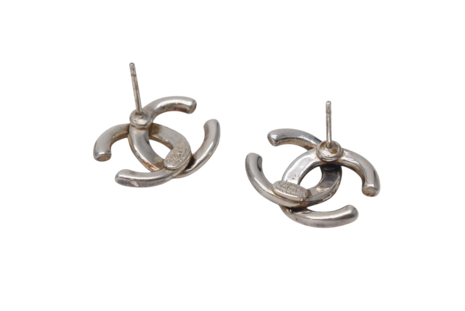 Chanel CC Logo Earrings Silver Color 01 — view 6