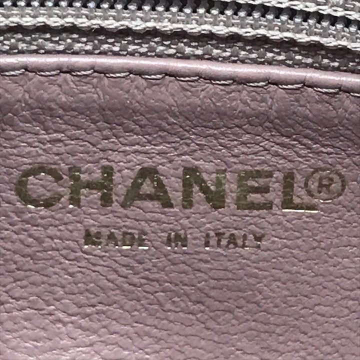 Chanel CC Logo Lambskin Diana Girl Chain Shoulder Bag Pink Beige — view 9