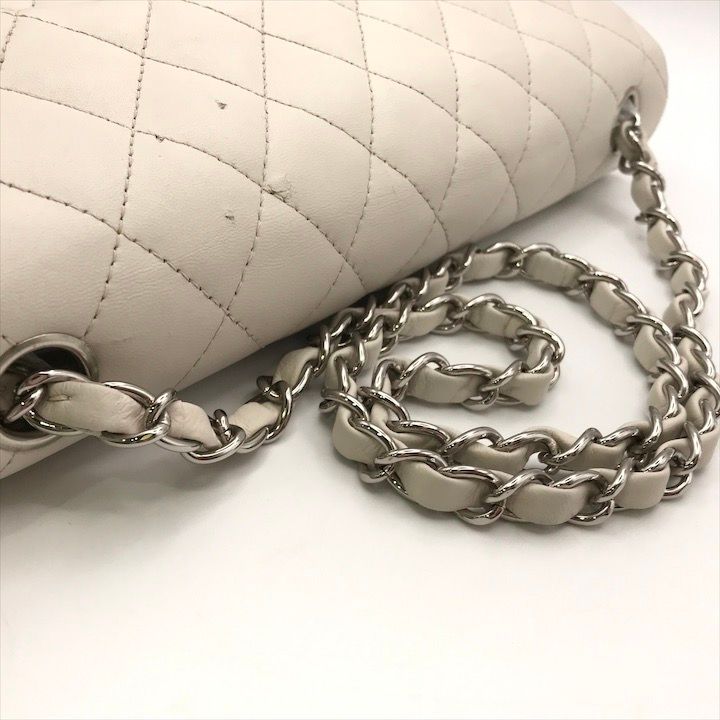 Chanel CC Logo Turnlock Lambskin Chain Shoulder Bag White Purse — view 6