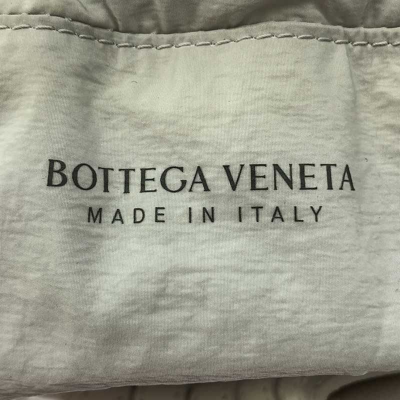 Bottega Veneta the Shell Leather 2-Way Shoulder Bag White — view 6