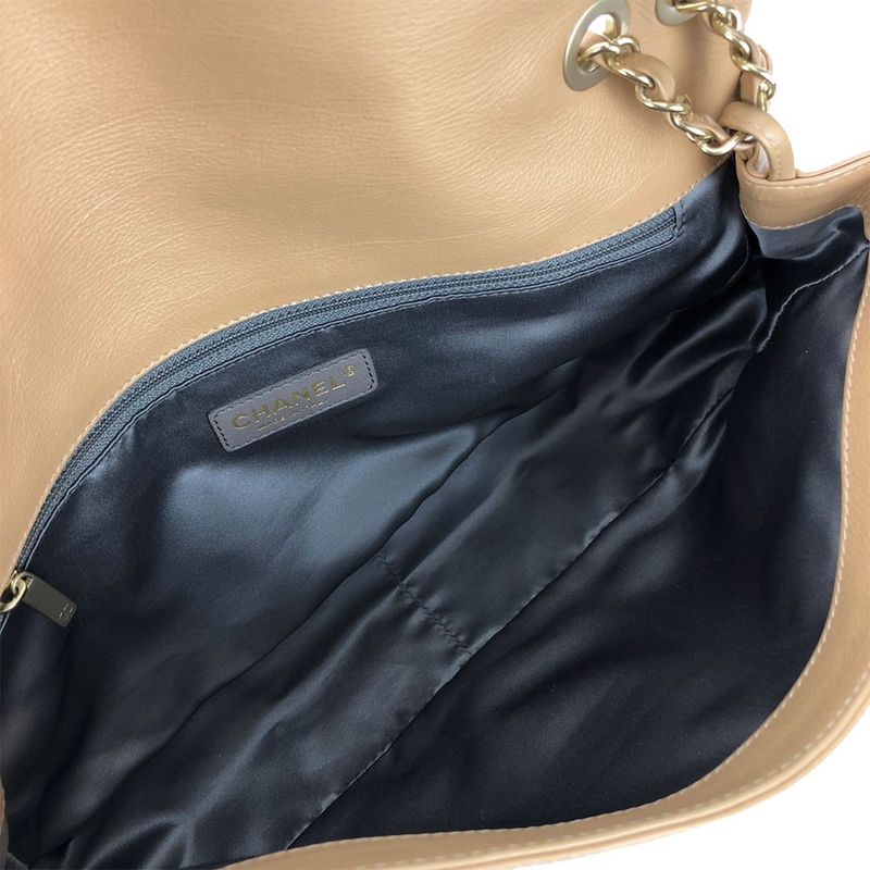 Chanel Shoulder Bag Chain Leather Beige Studded — view 4