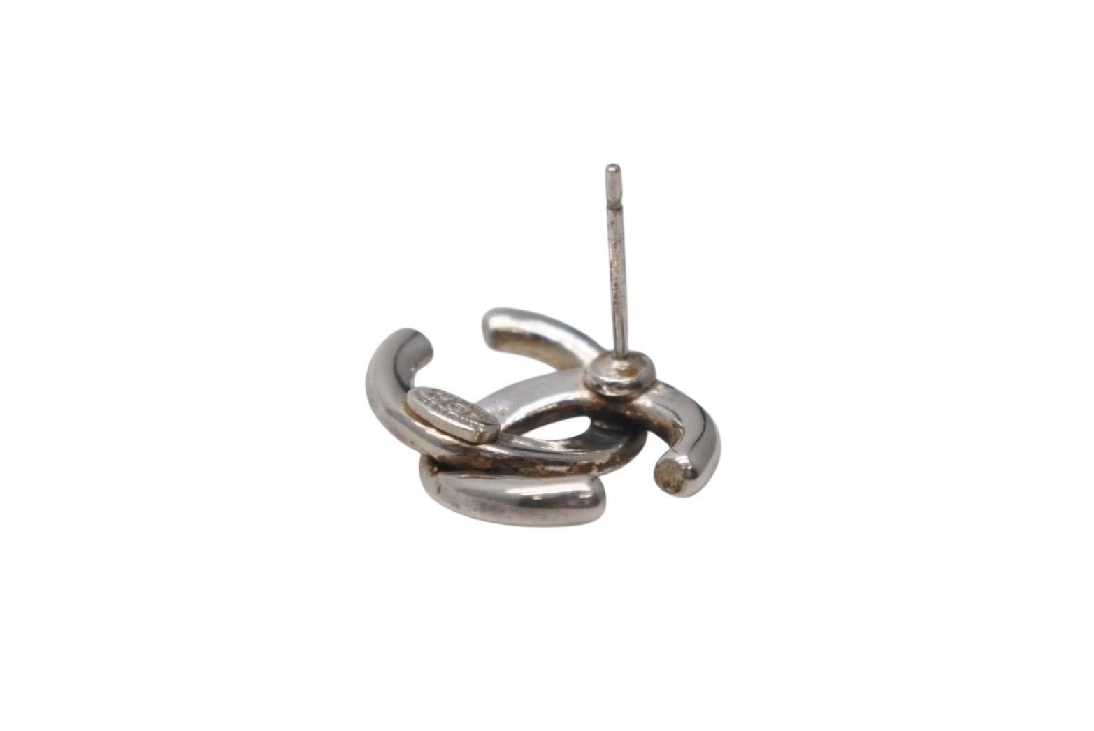 Chanel CC Logo Earrings Silver Color 01 — view 5
