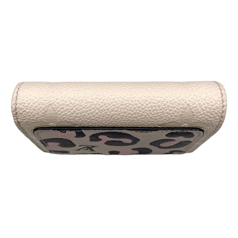 Louis Vuitton Portefeuille Cles a Wild AT Heart Leopard Fold Compact — view 8