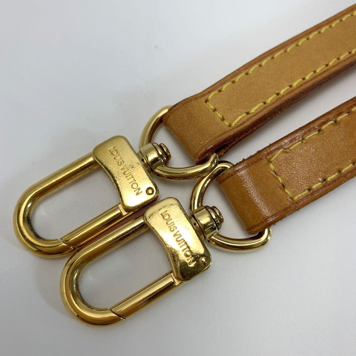 Louis Vuitton Leather Beige Gold Hardware 77 cm — view 4