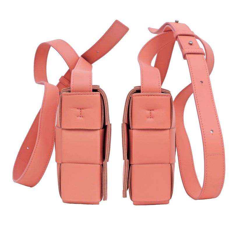 Bottega Veneta Cassette Shoulder Bag Maxi Intrecciato Pink — view 4
