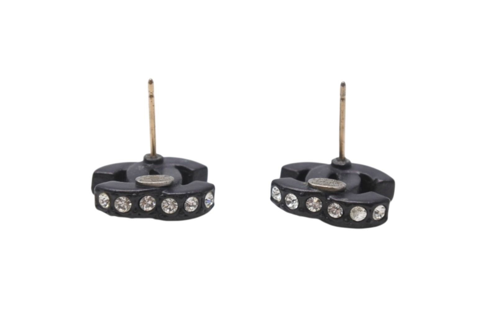 Chanel CC Logo Earrings 02 Rhinestone Black — view 8