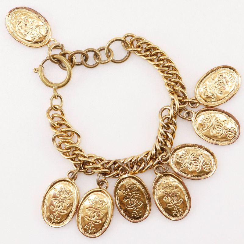 Chanel Medallion Charm Coco Mark Chain Gold Plated 83.4 g Bracelet — view 7