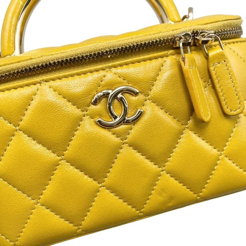 Chanel Shoulder Bag Coco Handle Vanity — view 5