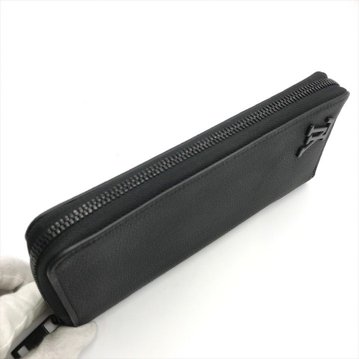 Louis Vuitton Taurillon Leather Zippy Wallet Vertical Black — view 6