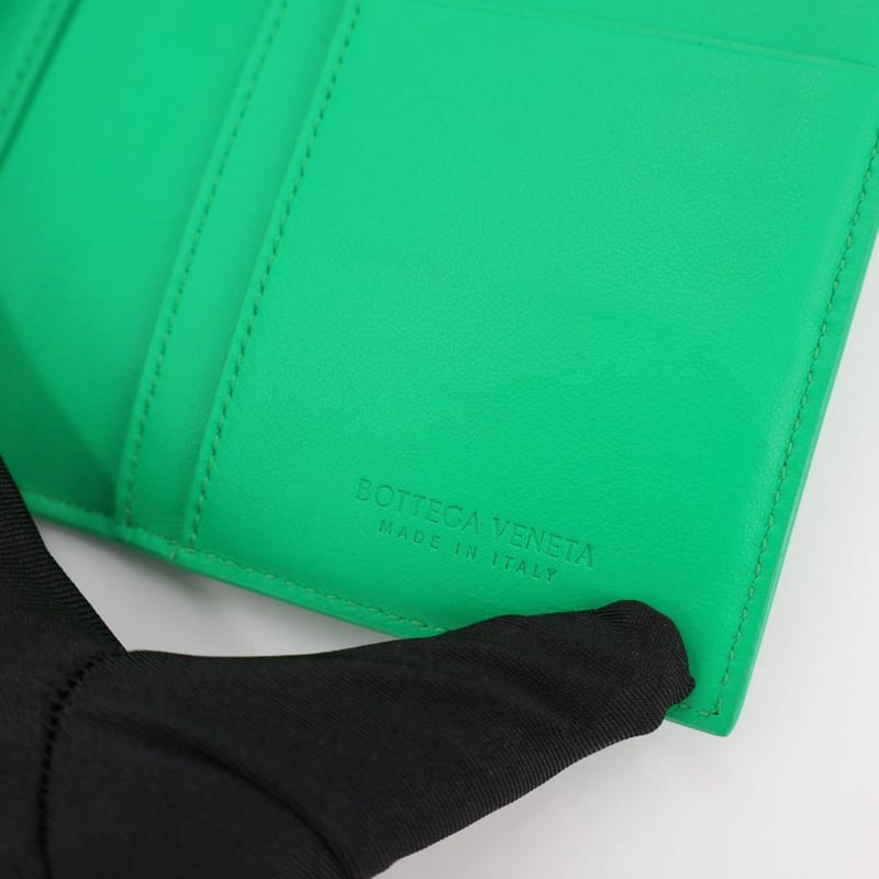 Bottega Veneta Maxi Intrecciato Leather Wallet Green — view 5