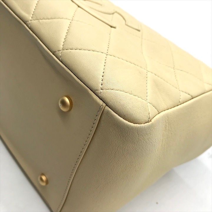 Chanel CC Logo Quilted Chain Tote Hand Ivory — view 5
