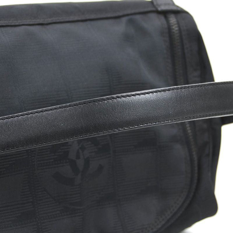 Chanel Vanity Bag Handbag New Travel Line — view 8
