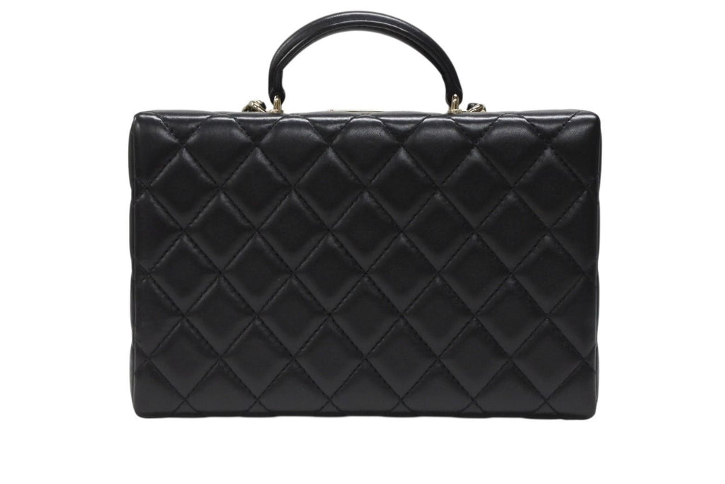 Chanel CC Logo Quilted Chain Shoulder Handbag Lambskin Black — view 3