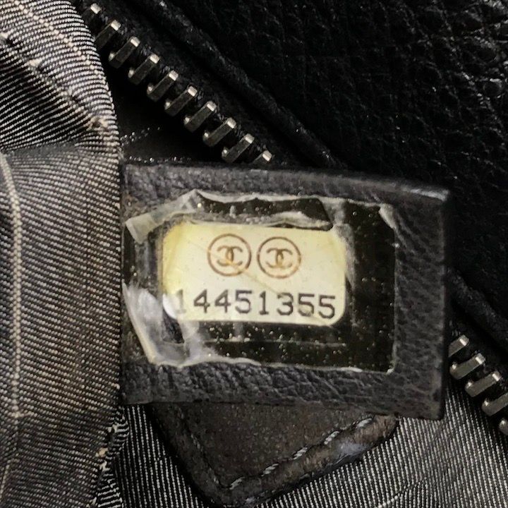 Chanel CC Logo Jumbo CC Soft Caviar Leather Hand Tote Black — view 9