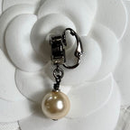 Chanel Pearl Earrings One Ear Silver Coco Mark with Claw — view 5