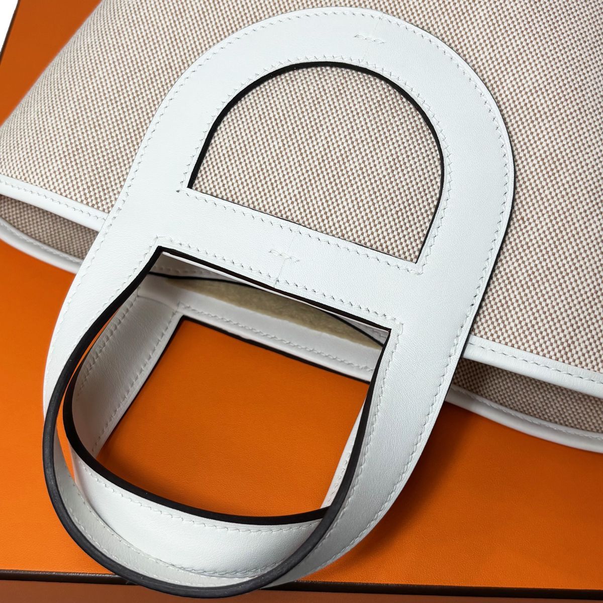 Hermes in the Loop 18 Toile Ash Veau Ecru Silver Handbag — view 9