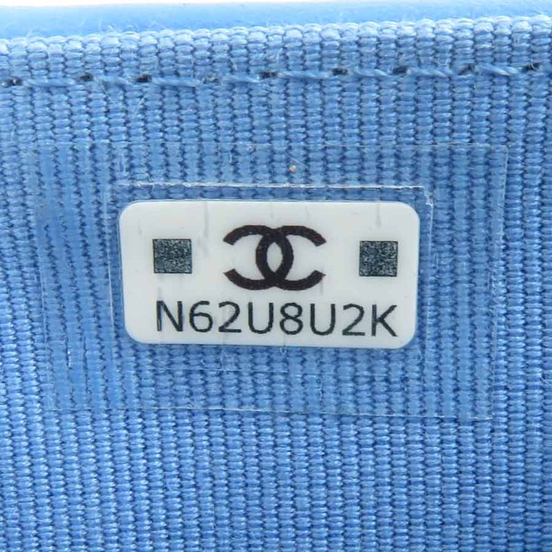Chanel Trifold Caviar Wallet — view 9