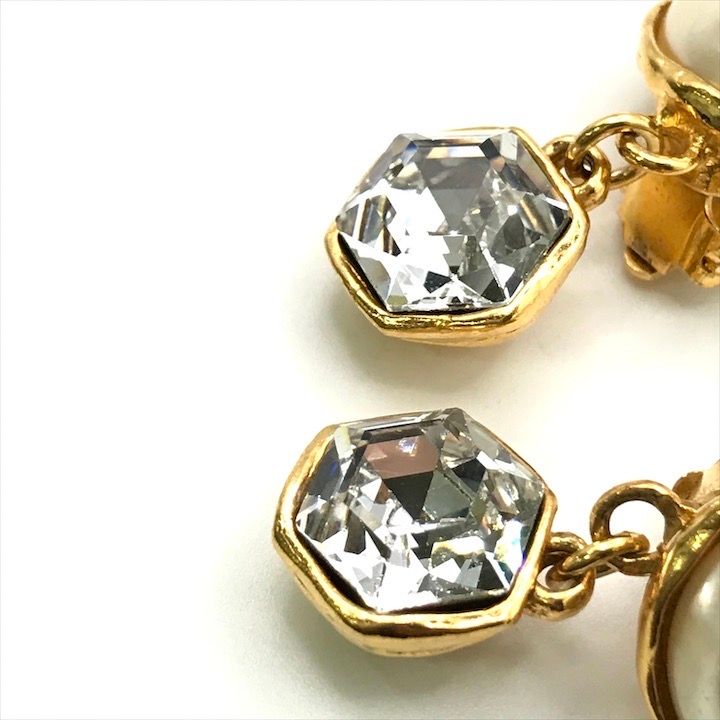 Chanel Visual Earrings Gold — view 5