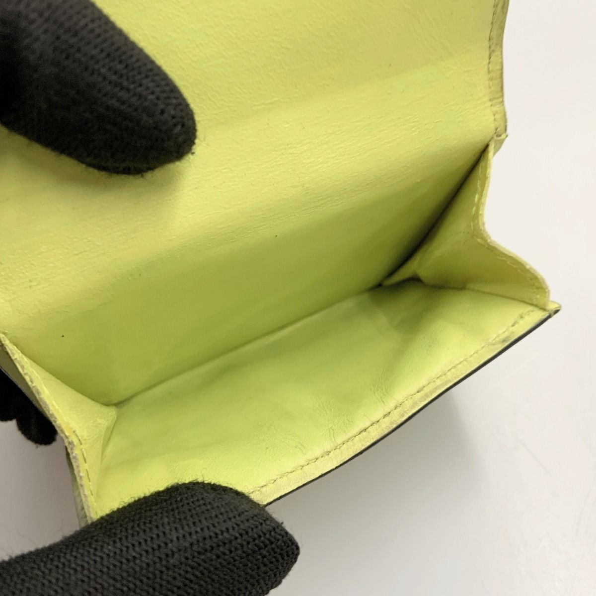 Louis Vuitton Yellow — view 6