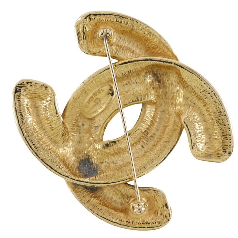 Chanel Coco Mark Quilted Gold Plated 34.3 g Brooch — view 3