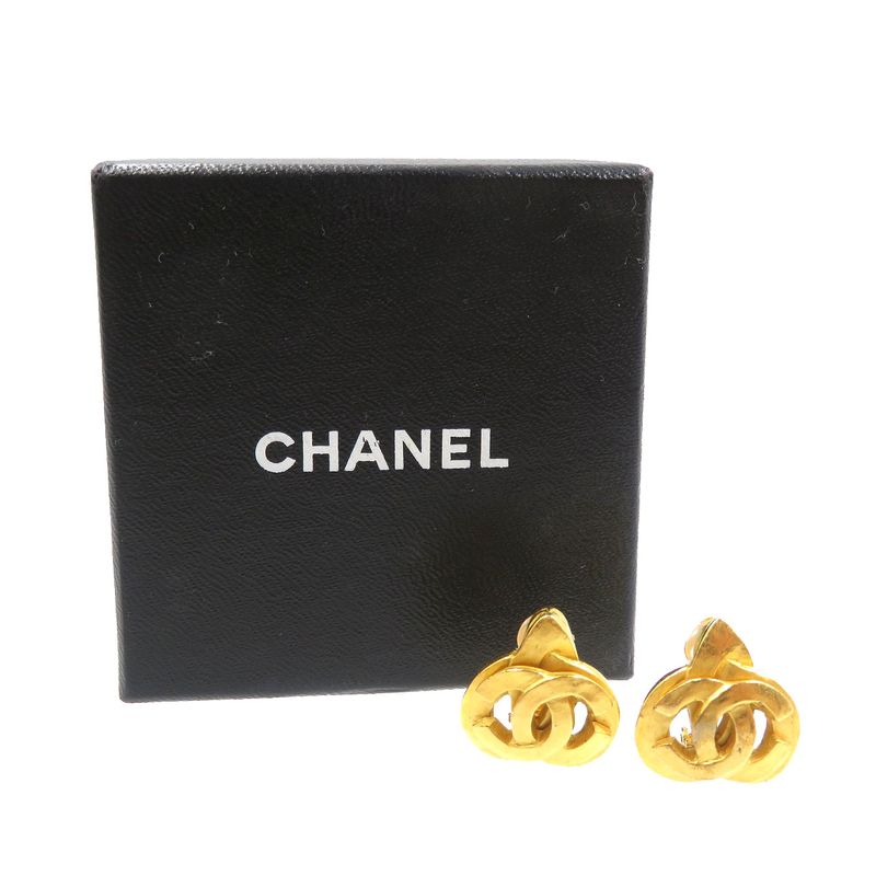 Chanel Coco Mark Vintage Metal Gold Earrings 0208 — view 4