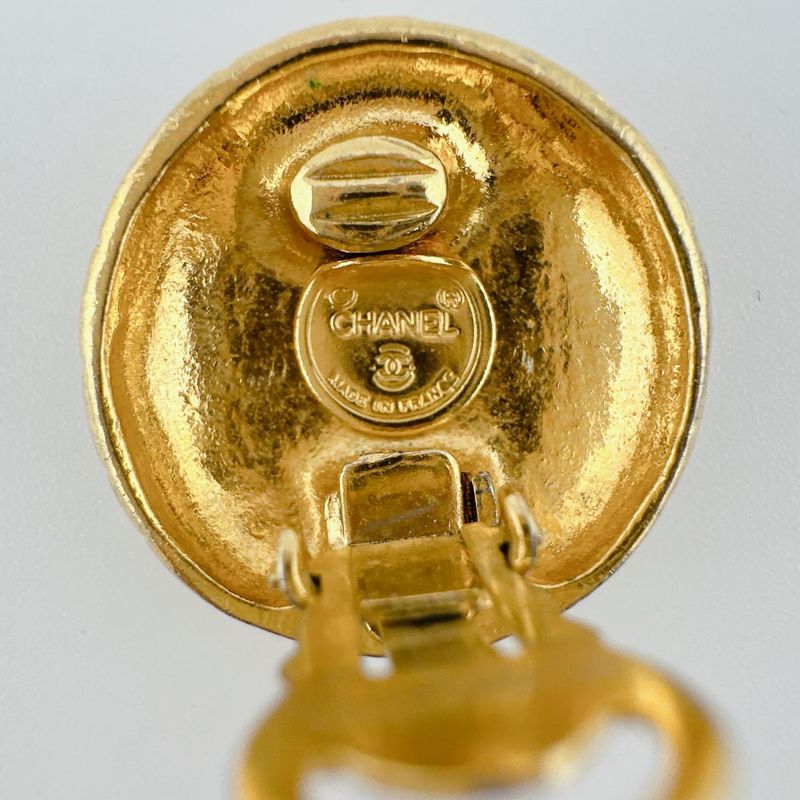 Chanel Vintage Earrings Round — view 7