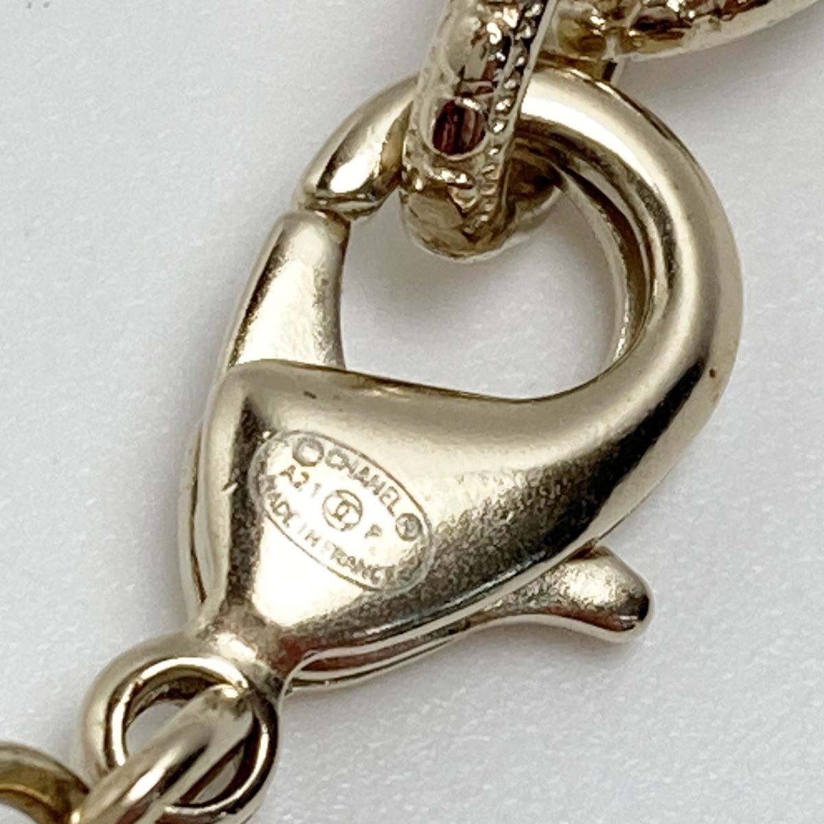 Chanel Coco Mark Heart Motif Necklace A21 P Champagne Gold Faux Pearl — view 5
