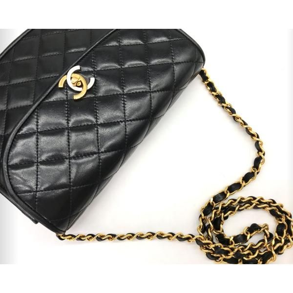 Chanel Quilted CC Logo Turnlock Limited Edition Chain Shoulder Bag Black — view 7