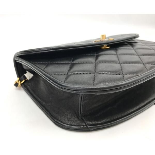 Chanel Quilted CC Logo Turnlock Limited Edition Chain Shoulder Bag Black — view 6