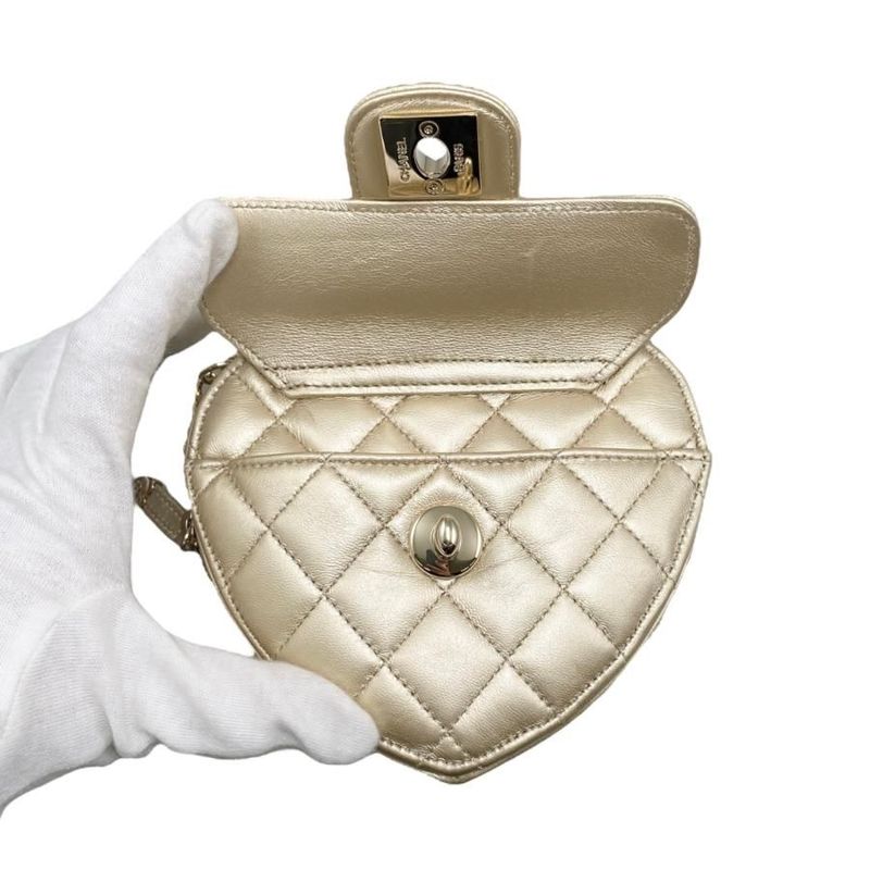 Chanel Shoulder Bag Heart Chain Ap2784 Quilted Lambskin Metallic — view 4